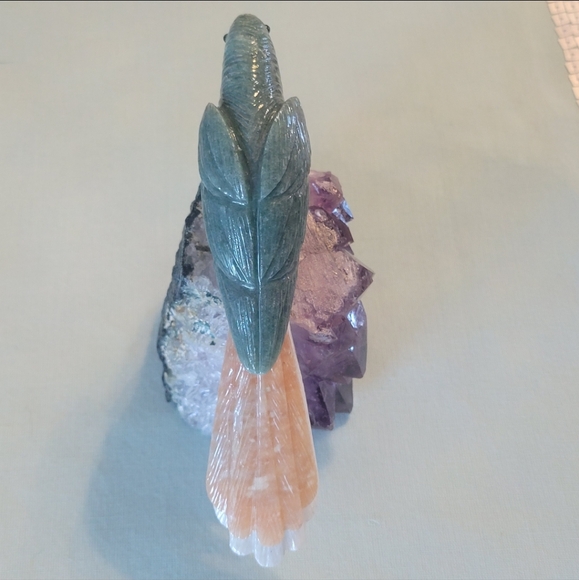 GORGEOUS AMETHYST AND NATURAL GEMSTONES BIRD. - Picture 10 of 11
